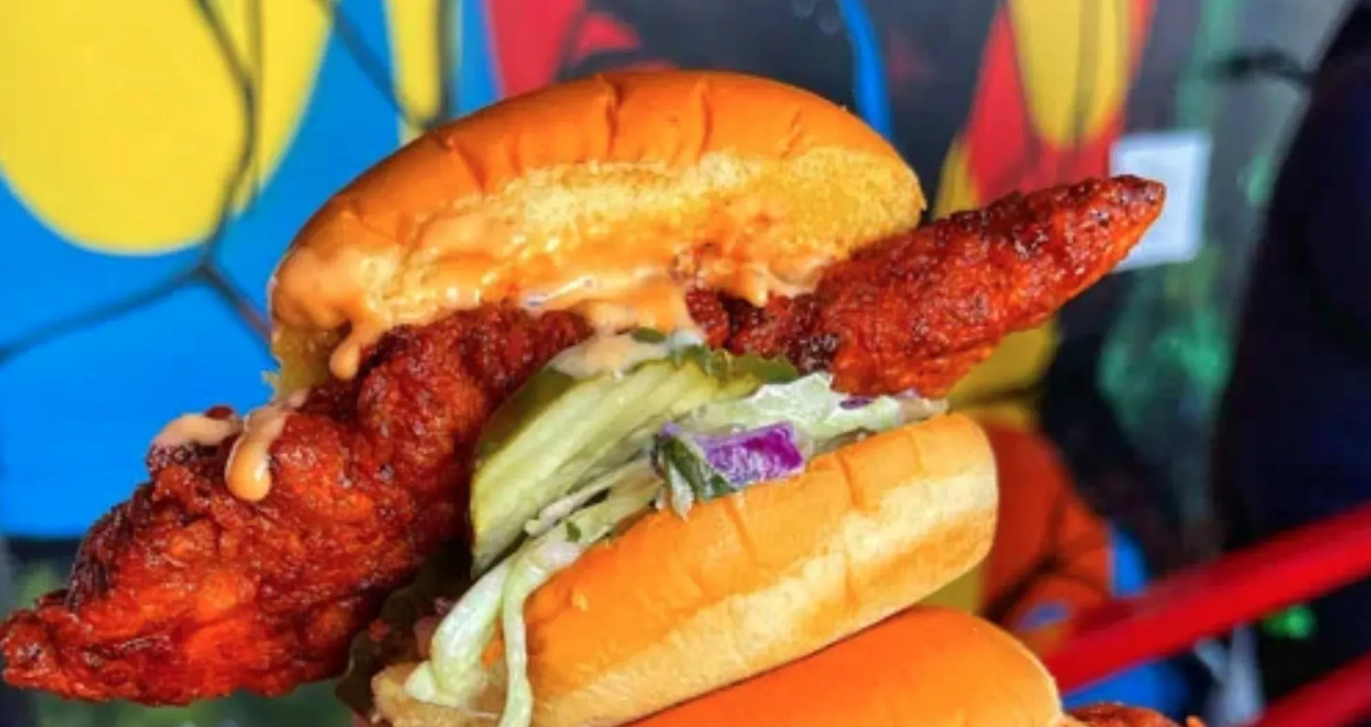 Drake Backed Daves Hot Chicken To Give Out Hundreds Of Free Sliders
